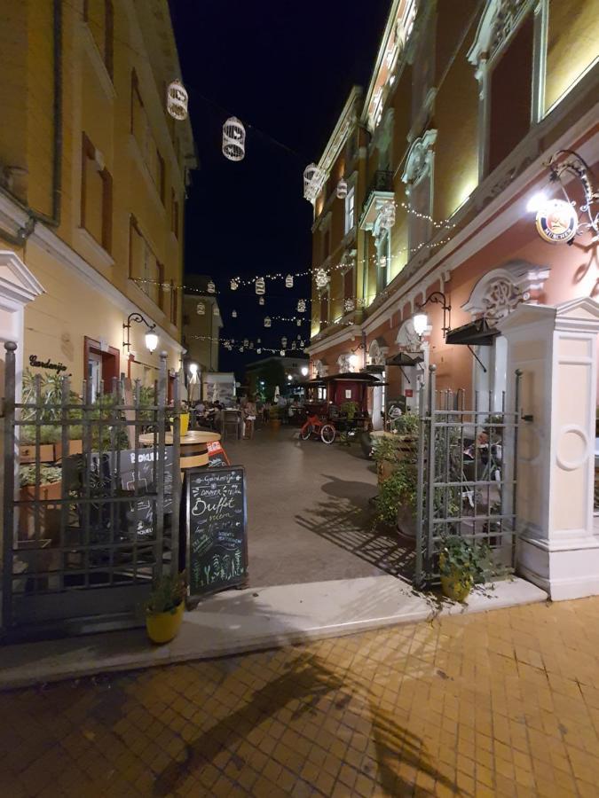Family Apartment Center Opatija Exterior foto