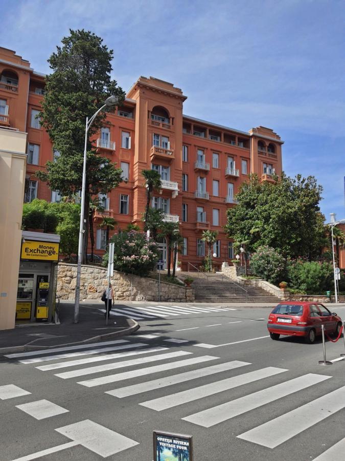 Family Apartment Center Opatija Exterior foto